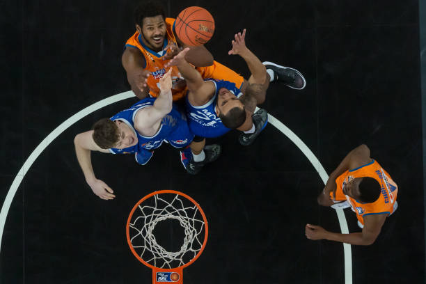 巅峰背后的 巅峰背后的